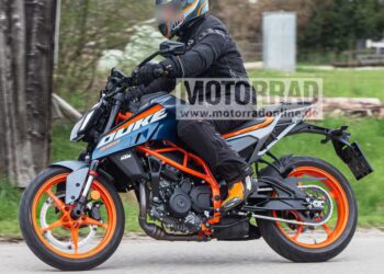 புதிய கேடிஎம் 390 டியூக் பைக்கின் படங்கள் கசிந்தது