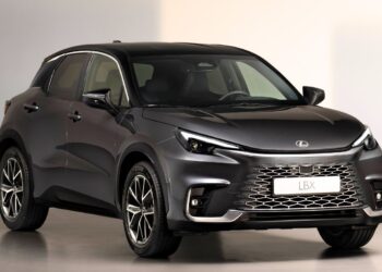 Lexus LBX Crossover suv