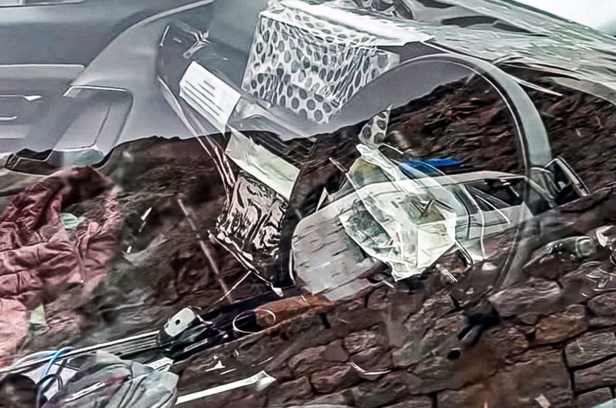 tata safari dashboard spied