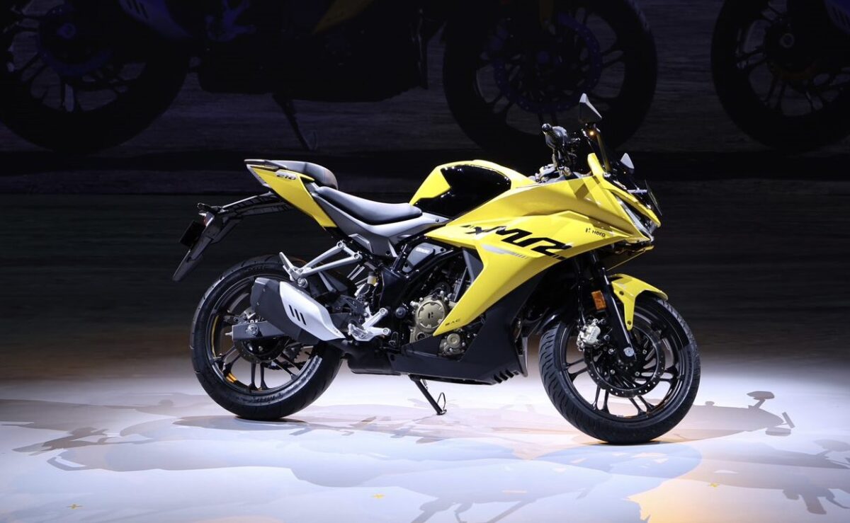 karizma xmr 210