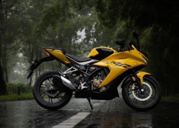 ₹ 1.73 லட்சத்தில் ஹீரோ கரீஸ்மா XMR 210 பைக் விற்பனைக்கு வெளியானது