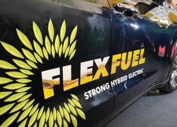 toyota Innova Hycross Flex-Fuel