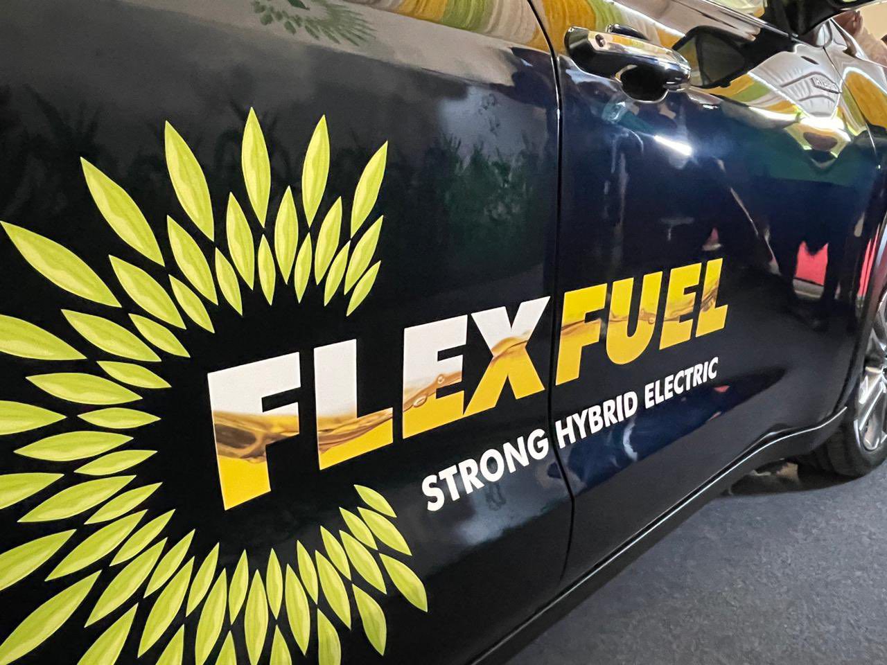 toyota Innova Hycross Flex-Fuel