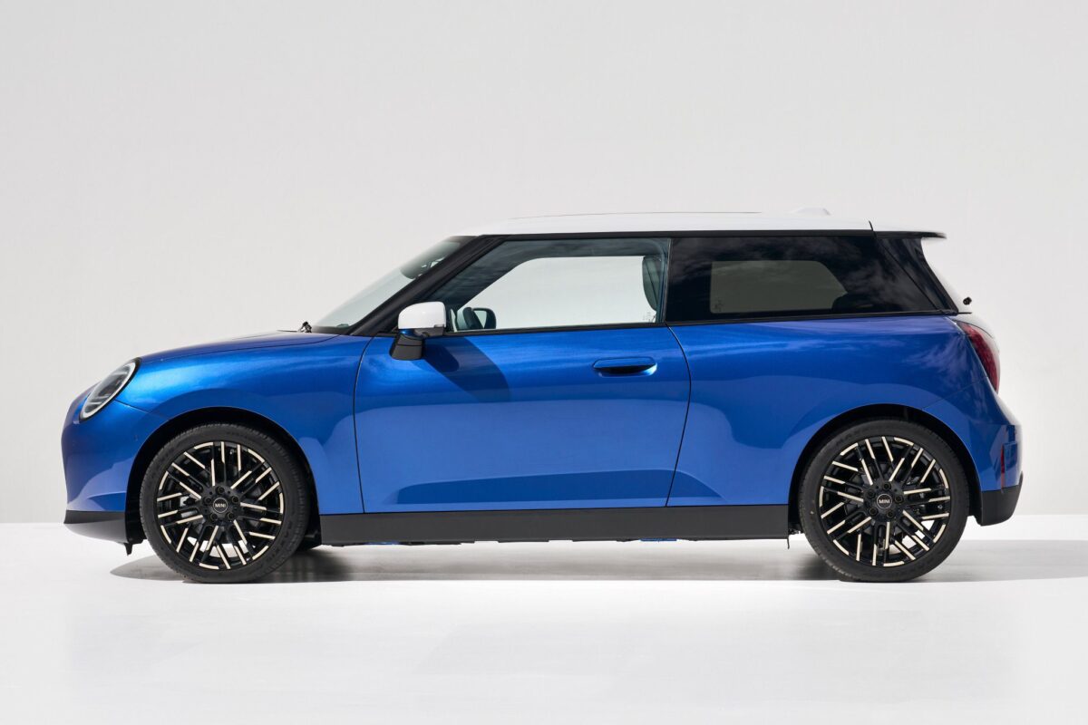 2024 mini cooper electric side