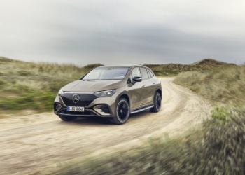 ₹ 1.39 கோடியில் மெர்சிடிஸ்-பென்ஸ் EQE 500 எலக்ட்ரிக் எஸ்யூவி அறிமுகமானது