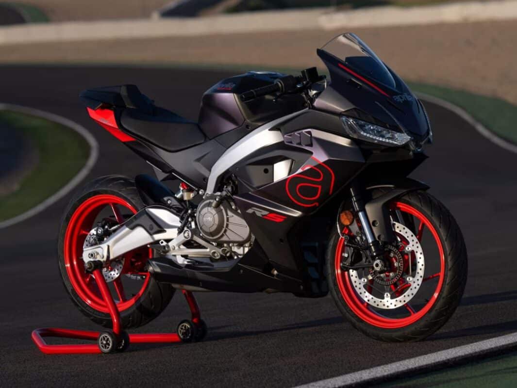 rs 457 sports bike