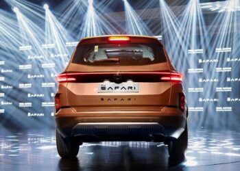 2023 tata safari rear