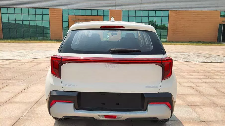 kia sonet facelift rear