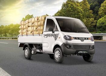 mahndra jeeto strong cng