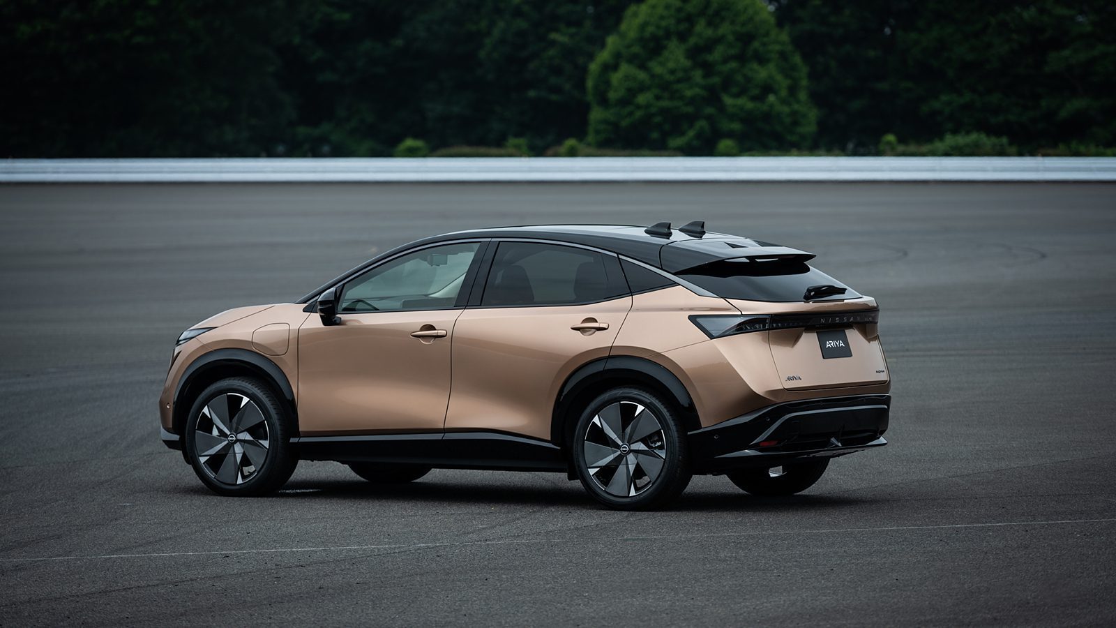 nissan ariya suv