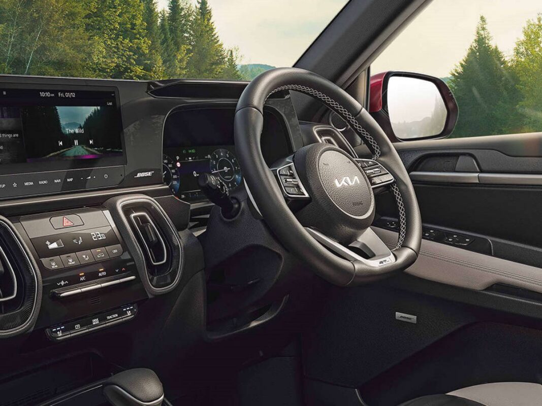 sonet suv interior