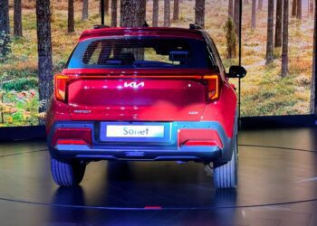 kia sonet suv rear view