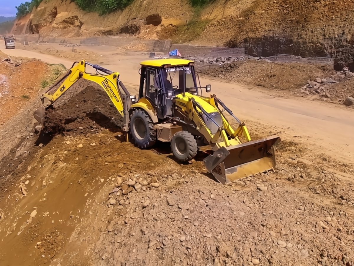 mahindra ce earthmaster