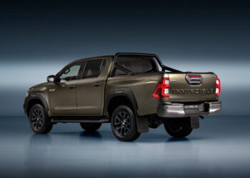 toyota hilux hybrid 48v