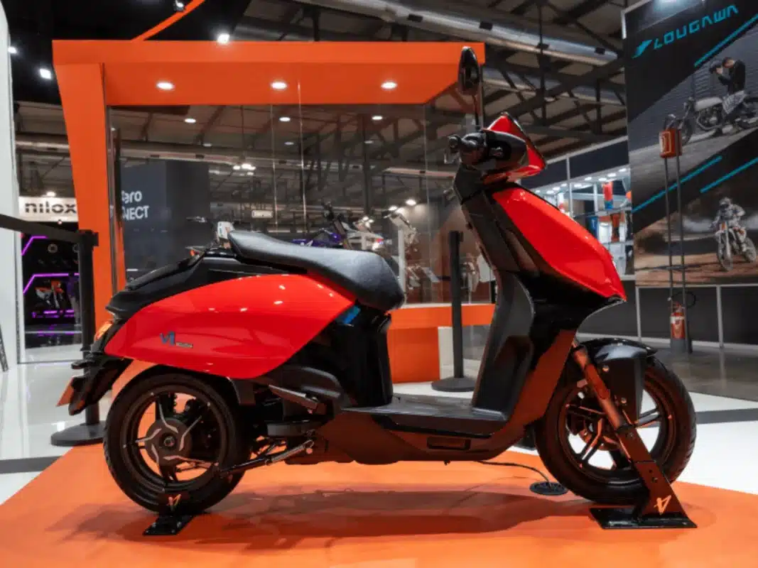 vida v1 coupe escooter