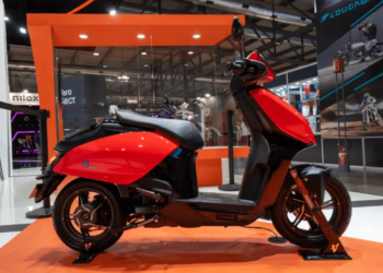 2024 பஜாஜ் சேட்டக் எலக்ட்ரிக் ஸ்கூட்டரின் ஆன்ரோடு விலை, ரேஞ்ச், சிறப்புகள்