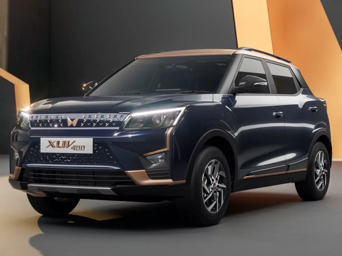 2024-mahindra-xuv-400