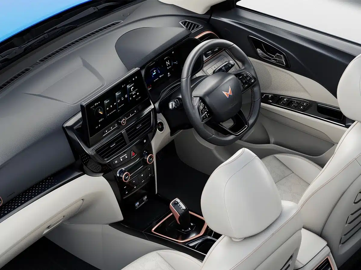 2024 mahindra xuv400 pro dashboard
