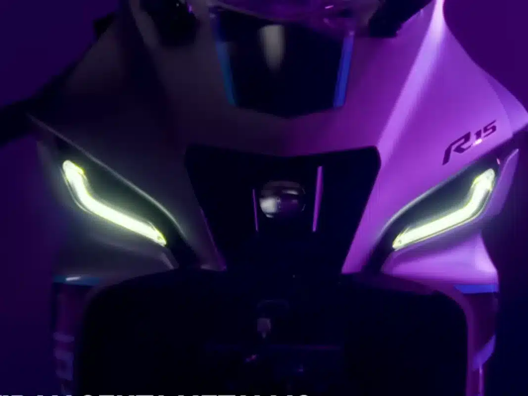2024 yamaha r15 v4 headlight