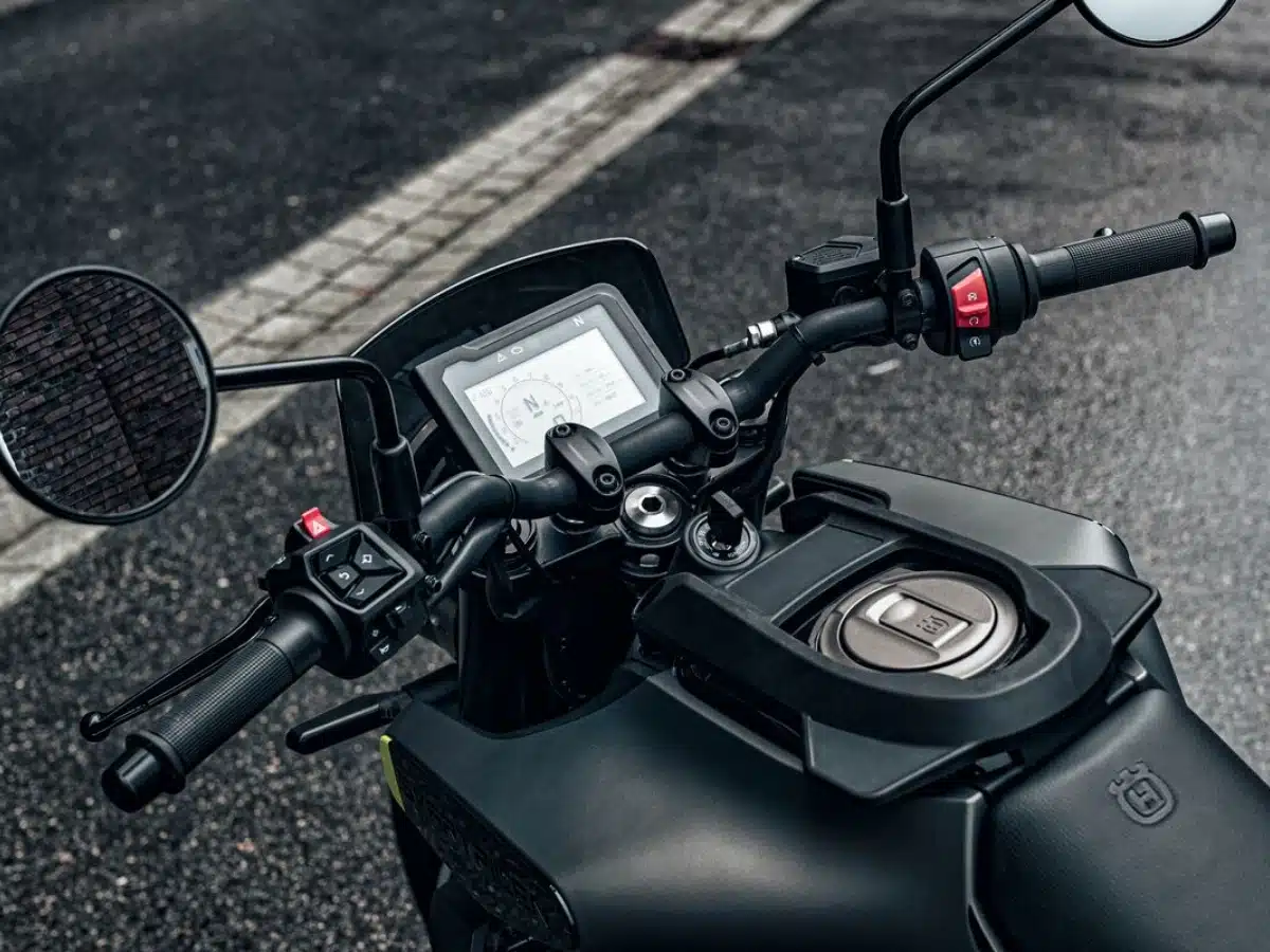 husqvarna vitpilen 250 cluster