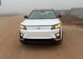 xuv400 ev spied