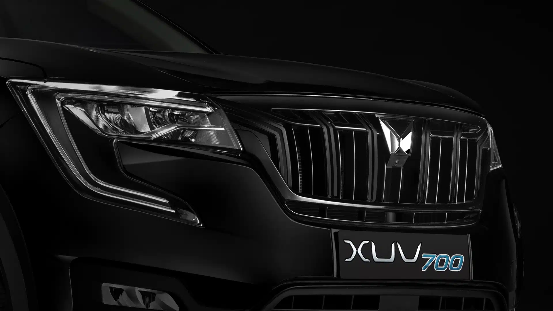 XUV700