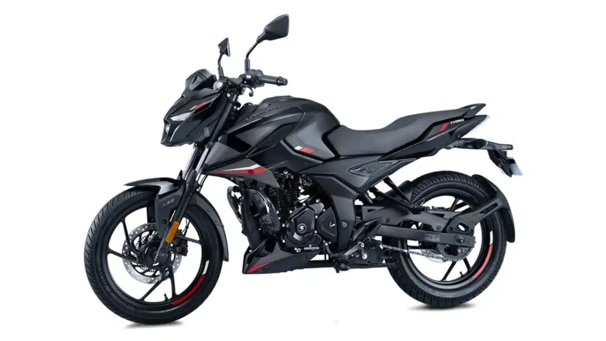 2024 bajaj pulsar n150 side view