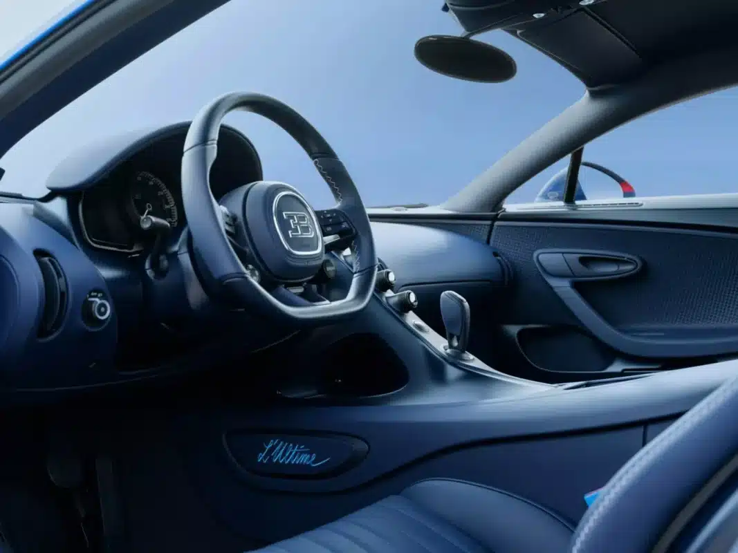 Bugatti Chiron L Ultime interior