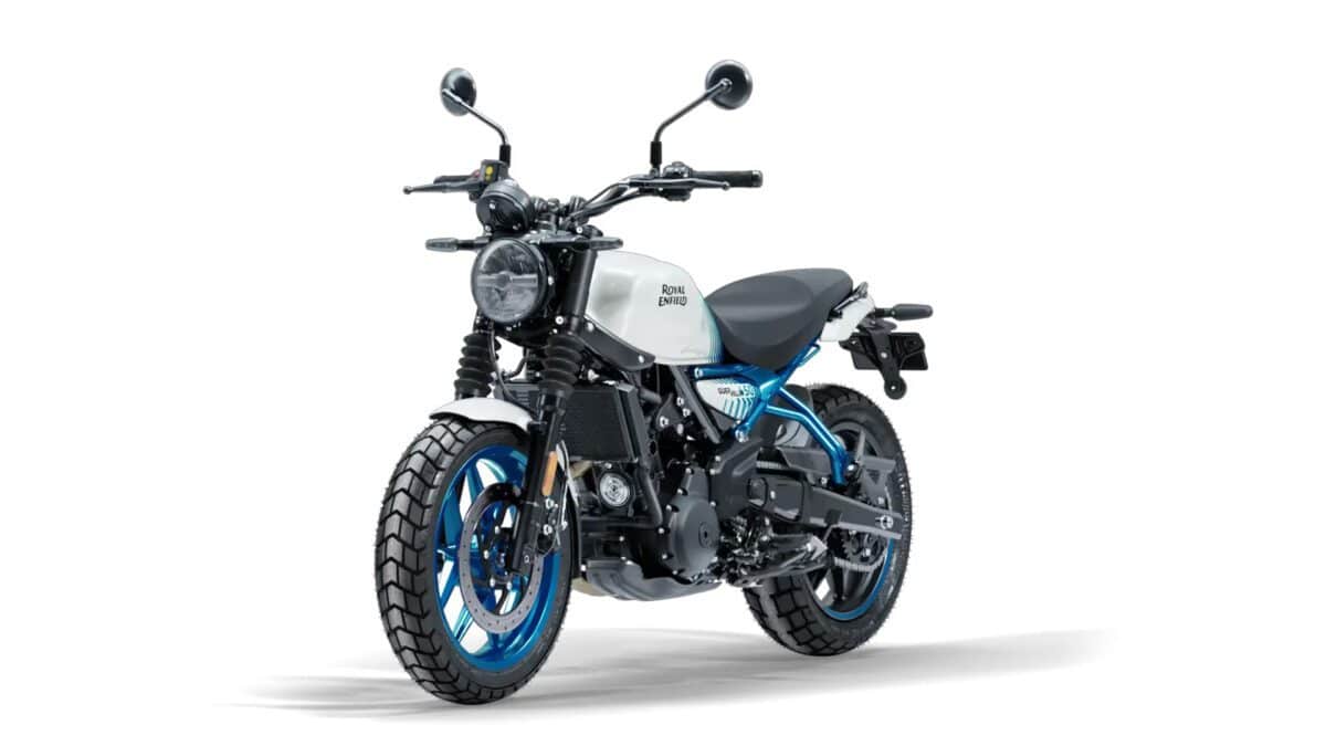 royal enfield guerrilla 450 brava blue 024 1
