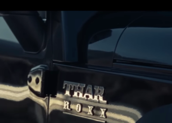 mahindra thar roxx logo