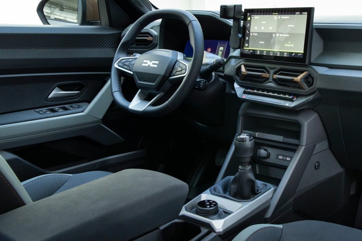 Renault dacia bigster interior 1
