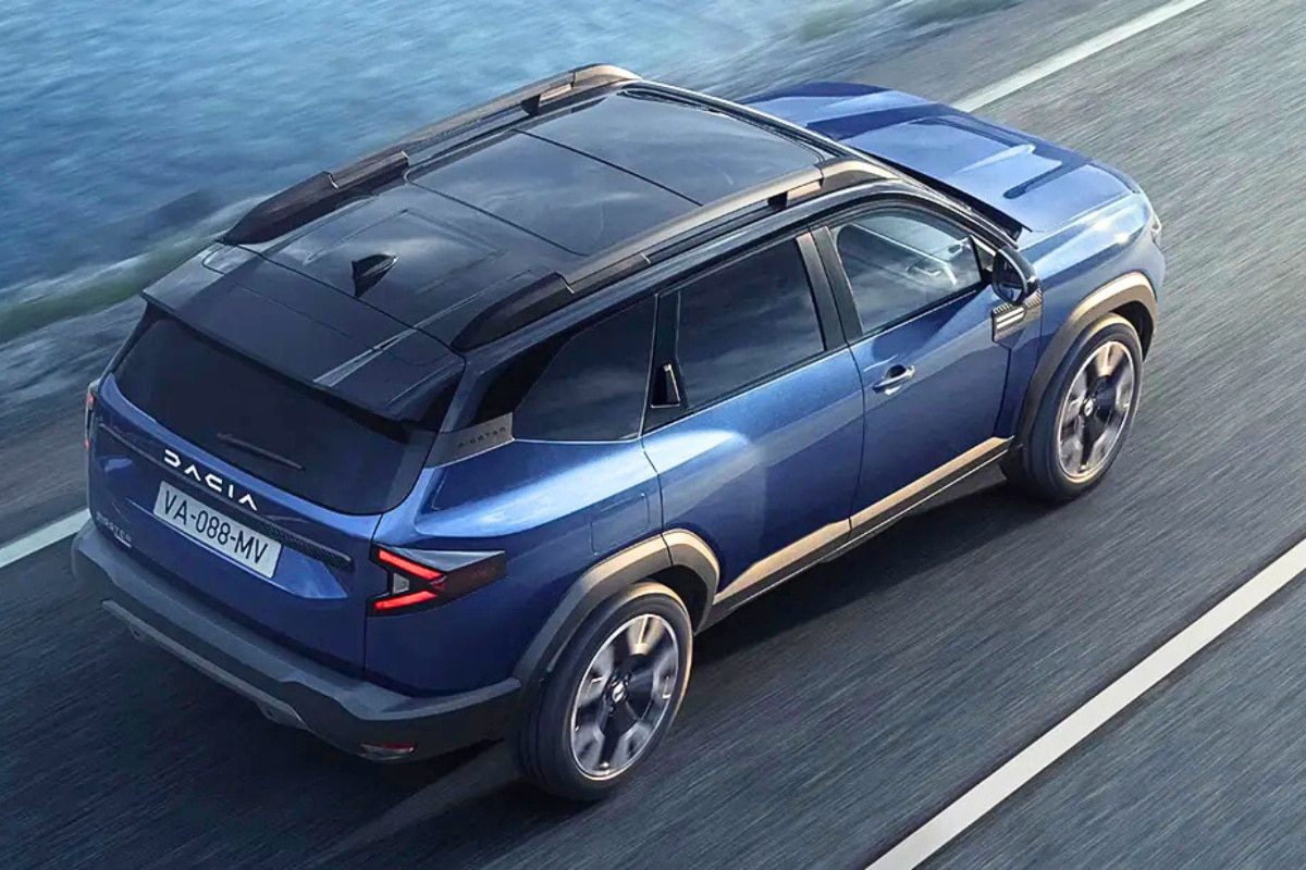 Renault dacia bigster rear view