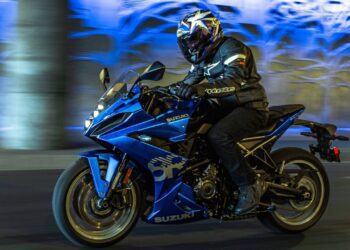 இந்தியாவில் ரூ.9.25 லட்சத்தில் சுசூகி GSX-8R விற்பனைக்கு வெளியானது