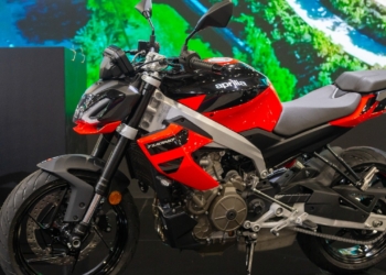 Aprilia tuono 457 bike