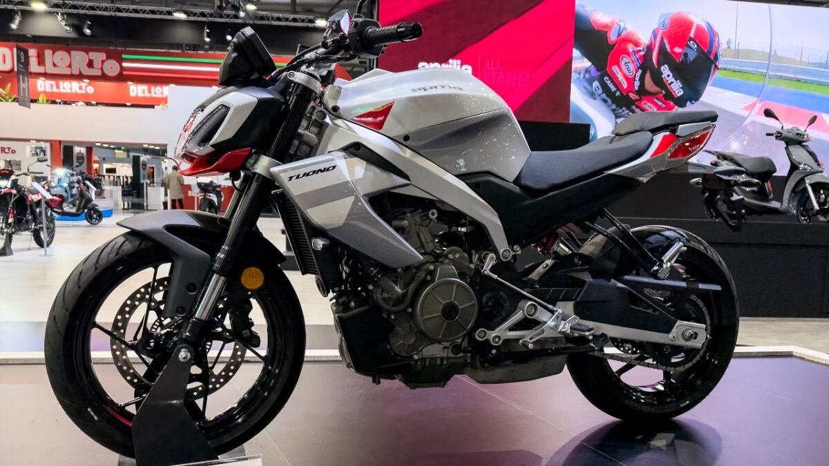 Aprilia tuono 457 side view