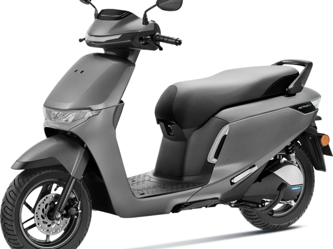 honda activa e Matt Foggy Silver Metallic colour