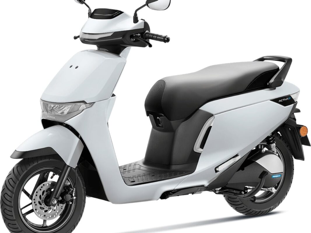 honda activa e Pearl Misty White colour