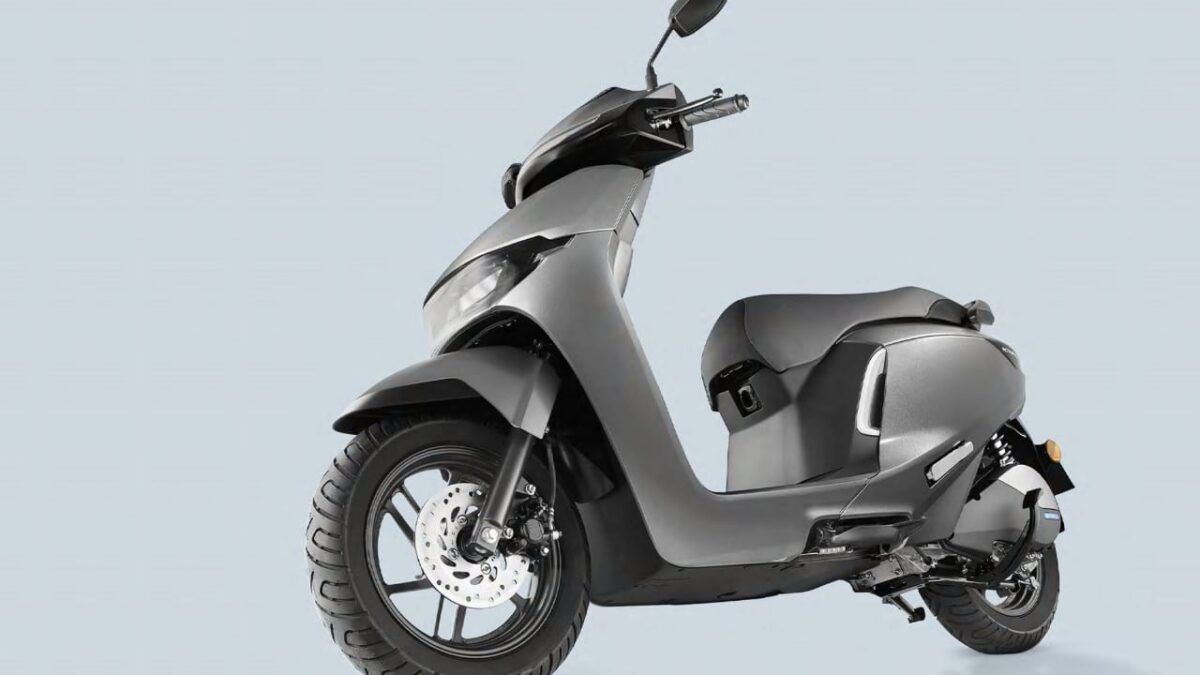 honda activa e scooter front