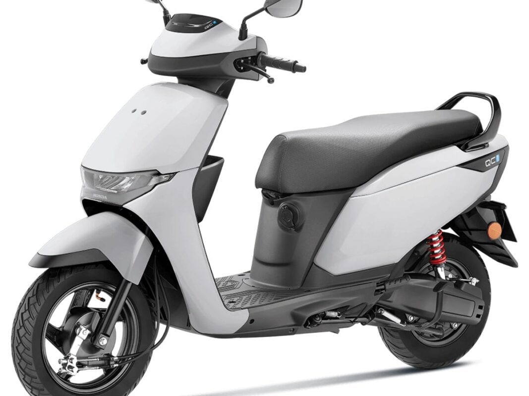honda qc1 Pearl Misty White colour