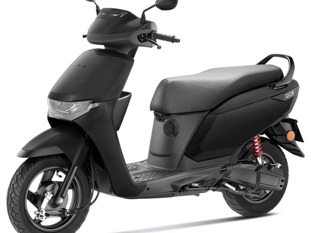 honda qc1 Pearl Nightstar Black colour