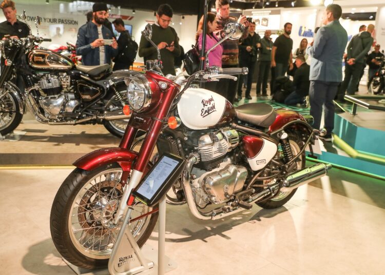 new Royal Enfield classic 650 bike front 1