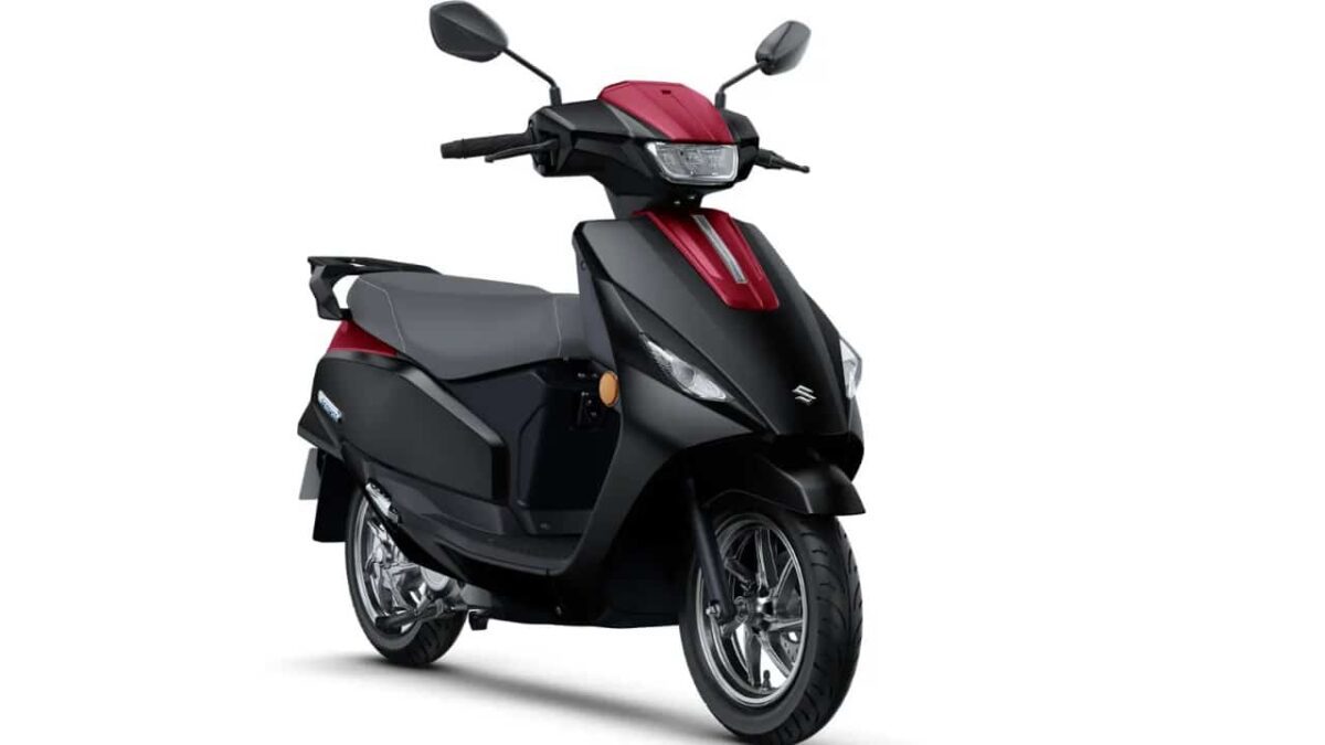 Suzuki e access Metallic Mat Black 2