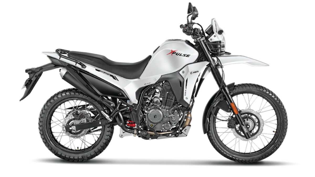 hero xpulse 210 glacier white