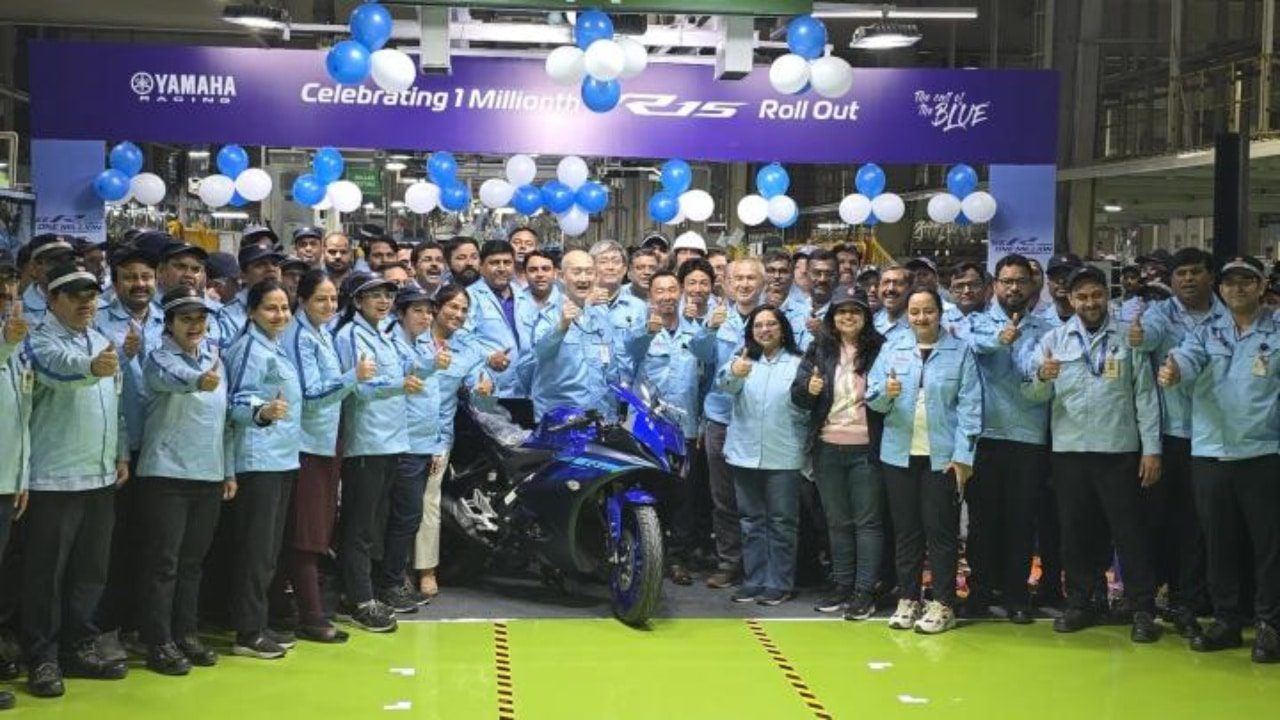 Yamaha r15 v4 bike 1 million production