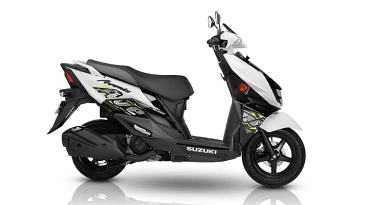 2025 suzuki avenis 125 white