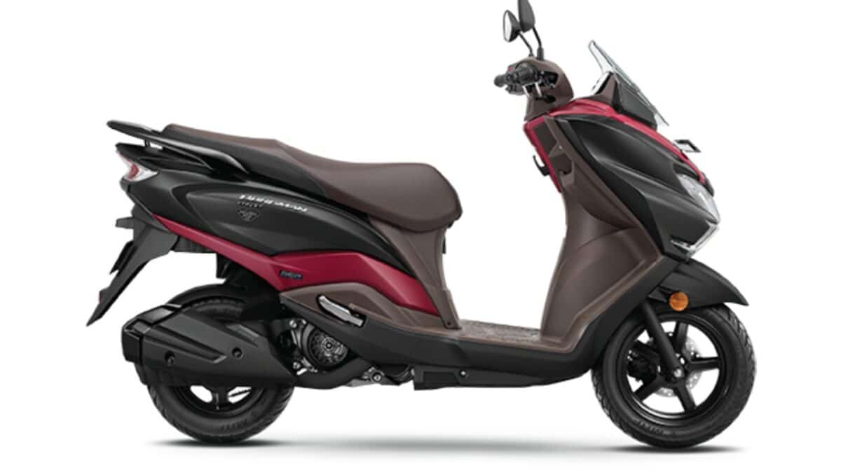 2025 suzuki burgman street red
