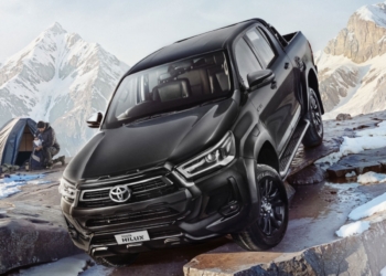 Toyota Hilux Black Edition