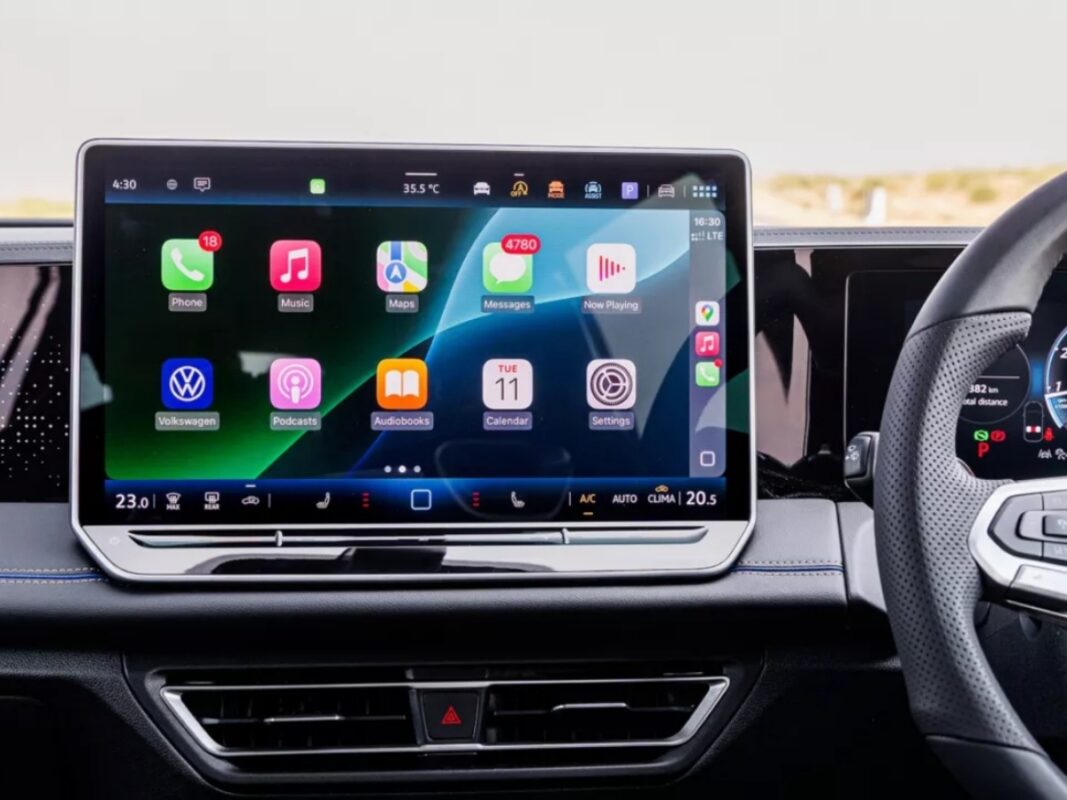 Volkswagen Tiguan R Line infotainment