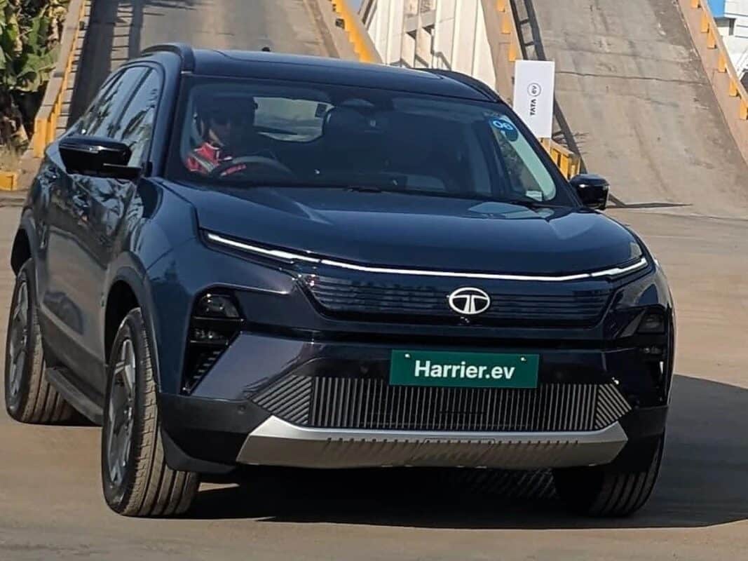 tata harrier ev front view