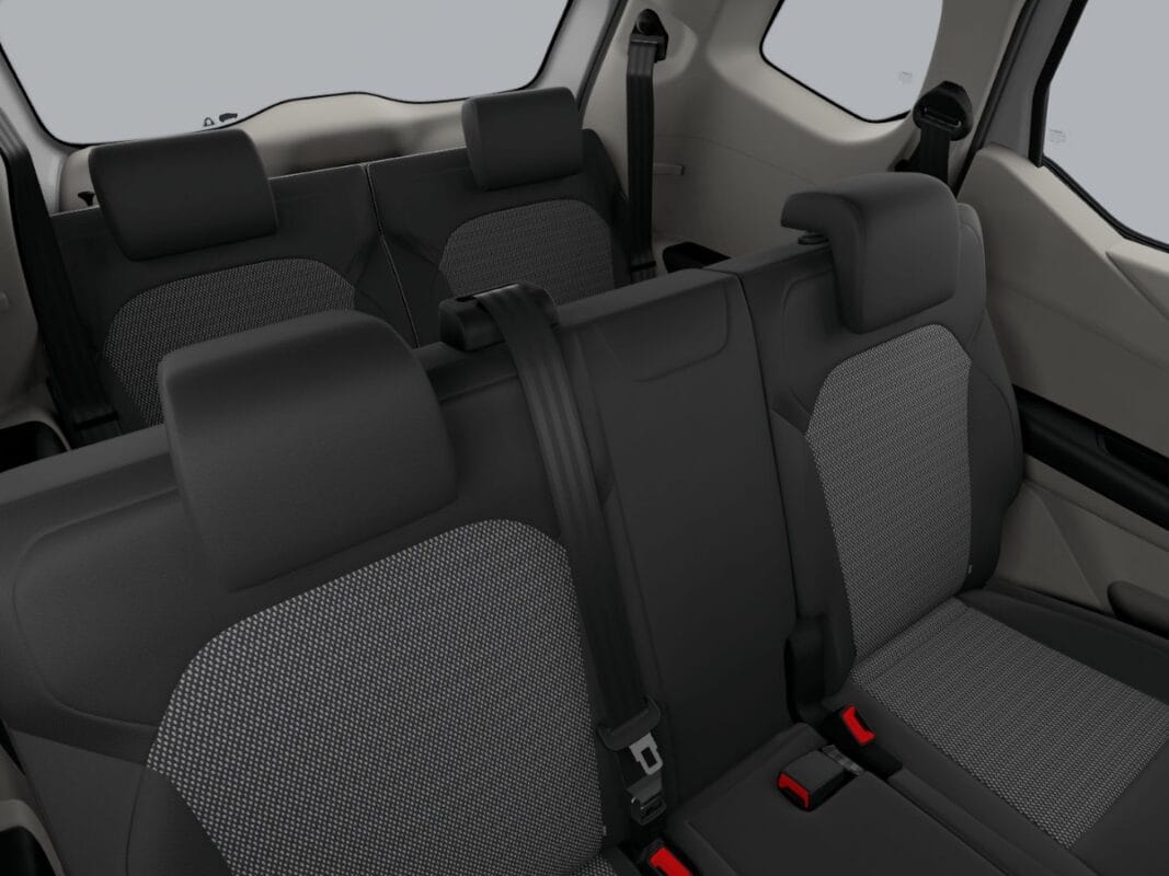 2025 renault triber base Authentic seat